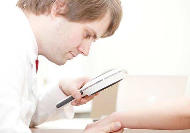 Psoriasiaren diagnostikoa dermatologo batek